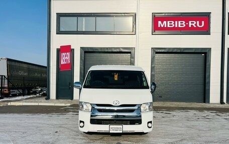 Toyota HiAce H200, 2015 год, 2 629 000 рублей, 9 фотография
