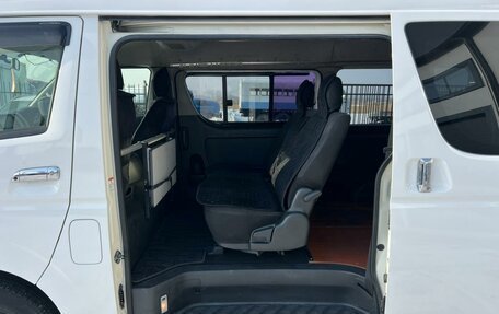 Toyota HiAce H200, 2015 год, 2 629 000 рублей, 17 фотография