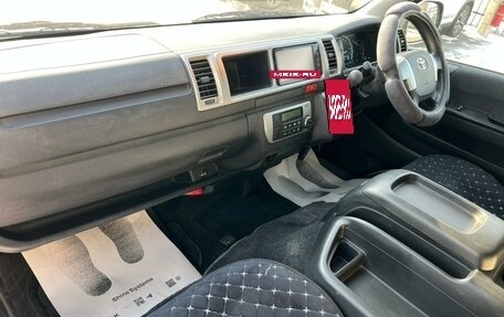 Toyota HiAce H200, 2015 год, 2 629 000 рублей, 13 фотография