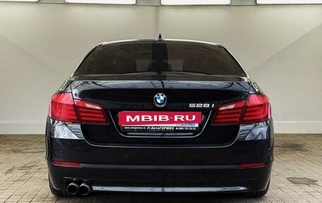 BMW 5 серия, 2012 год, 1 500 000 рублей, 2 фотография