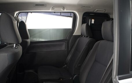 Toyota Voxy III, 2014 год, 1 730 000 рублей, 7 фотография