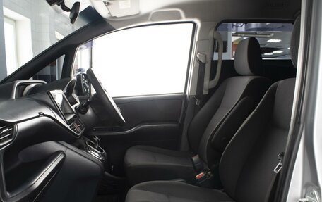 Toyota Voxy III, 2014 год, 1 730 000 рублей, 6 фотография