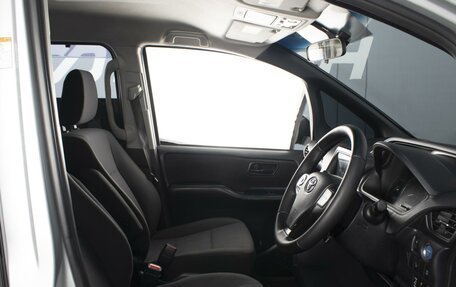 Toyota Voxy III, 2014 год, 1 730 000 рублей, 10 фотография