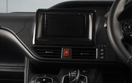 Toyota Voxy III, 2014 год, 1 730 000 рублей, 14 фотография