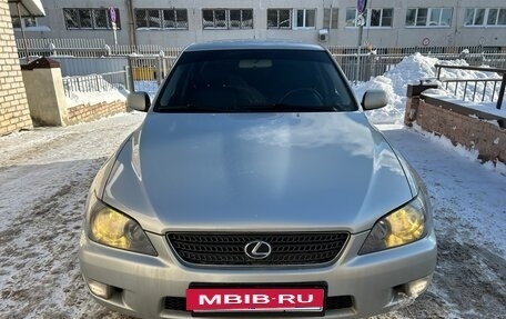 Lexus IS II рестайлинг 2, 2005 год, 1 280 000 рублей, 2 фотография