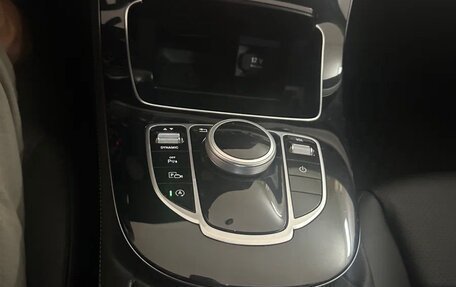 Mercedes-Benz E-Класс, 2019 год, 3 300 000 рублей, 5 фотография