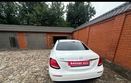 Mercedes-Benz E-Класс, 2019 год, 3 300 000 рублей, 10 фотография