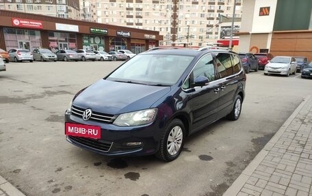 Volkswagen Sharan II, 2013 год, 1 199 999 рублей, 3 фотография