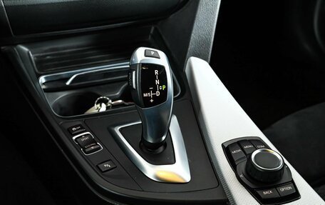 BMW 3 серия, 2018 год, 3 050 000 рублей, 13 фотография