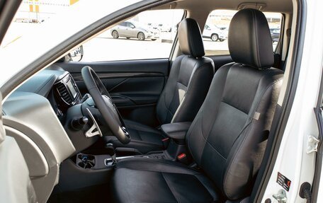 Mitsubishi Outlander III рестайлинг 3, 2016 год, 1 695 000 рублей, 11 фотография