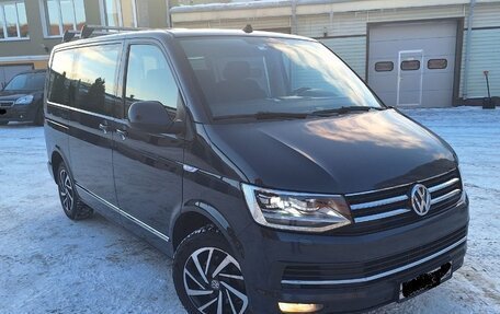 Volkswagen Caravelle T6 рестайлинг, 2018 год, 3 500 000 рублей, 1 фотография