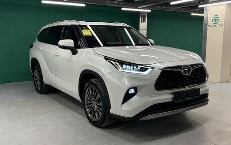 Toyota Highlander, 2025 год, 5 500 000 рублей, 2 фотография