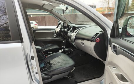 Mitsubishi Pajero Sport II рестайлинг, 2012 год, 1 850 000 рублей, 11 фотография