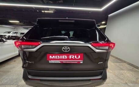 Toyota RAV4, 2021 год, 4 400 000 рублей, 7 фотография