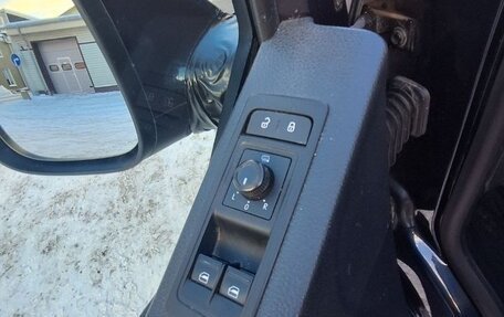 Volkswagen Caravelle T6 рестайлинг, 2018 год, 3 500 000 рублей, 3 фотография