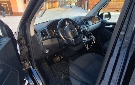 Volkswagen Caravelle T6 рестайлинг, 2018 год, 3 500 000 рублей, 6 фотография