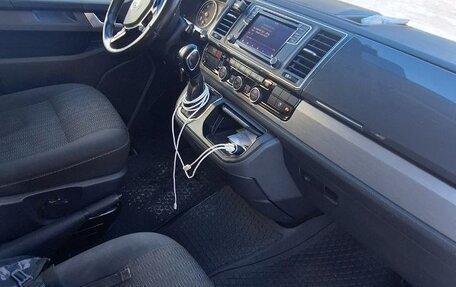 Volkswagen Caravelle T6 рестайлинг, 2018 год, 3 500 000 рублей, 9 фотография