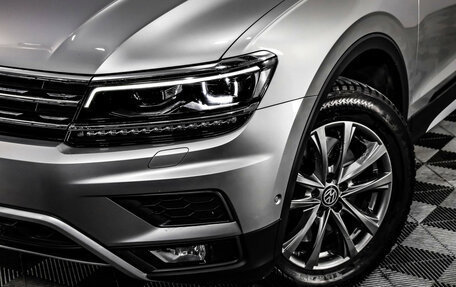 Volkswagen Tiguan II, 2019 год, 3 099 000 рублей, 2 фотография