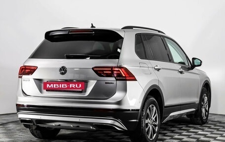 Volkswagen Tiguan II, 2019 год, 3 099 000 рублей, 6 фотография