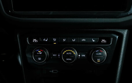 Volkswagen Tiguan II, 2019 год, 3 099 000 рублей, 18 фотография