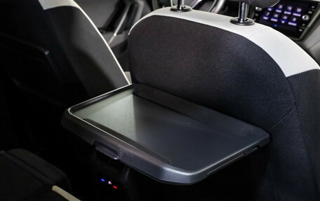 Volkswagen Tiguan II, 2019 год, 3 099 000 рублей, 22 фотография