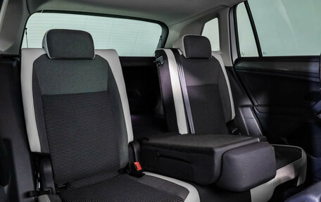 Volkswagen Tiguan II, 2019 год, 3 099 000 рублей, 27 фотография