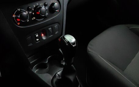 Renault Sandero II рестайлинг, 2019 год, 1 077 000 рублей, 16 фотография