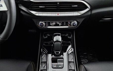 FAW Bestune T77, 2024 год, 1 864 000 рублей, 17 фотография