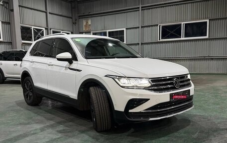 Volkswagen Tiguan II, 2021 год, 3 490 000 рублей, 3 фотография