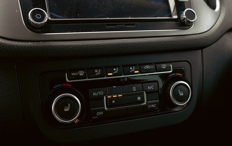 Volkswagen Tiguan I, 2015 год, 1 295 000 рублей, 15 фотография