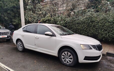 Skoda Octavia, 2019 год, 700 000 рублей, 3 фотография