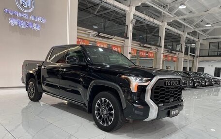 Toyota Tundra, 2023 год, 7 342 001 рублей, 2 фотография