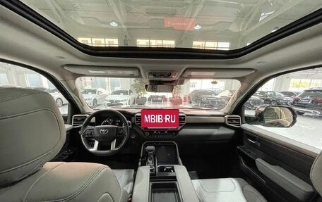 Toyota Tundra, 2023 год, 7 342 001 рублей, 9 фотография