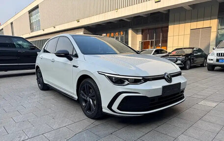 Volkswagen Golf VIII, 2023 год, 2 013 911 рублей, 3 фотография