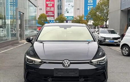 Volkswagen Golf VIII, 2023 год, 2 135 911 рублей, 2 фотография
