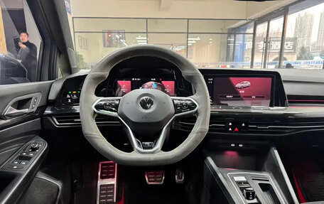 Volkswagen Golf VIII, 2023 год, 1 880 911 рублей, 13 фотография