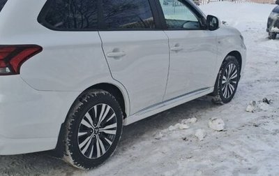 Mitsubishi Outlander III рестайлинг 3, 2022 год, 2 620 000 рублей, 1 фотография