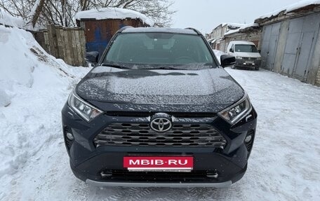 Toyota RAV4, 2020 год, 3 120 000 рублей, 2 фотография