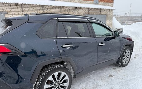Toyota RAV4, 2020 год, 3 120 000 рублей, 8 фотография