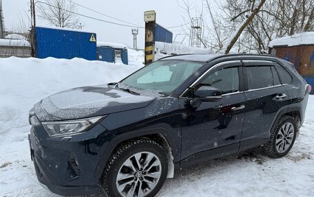 Toyota RAV4, 2020 год, 3 120 000 рублей, 9 фотография