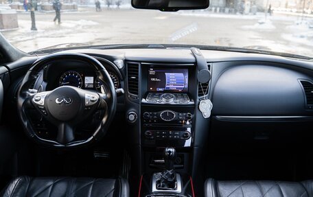 Infiniti FX II, 2012 год, 2 200 000 рублей, 31 фотография