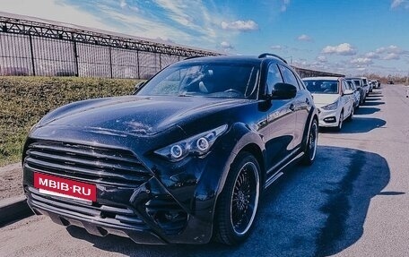 Infiniti FX II, 2012 год, 2 200 000 рублей, 34 фотография