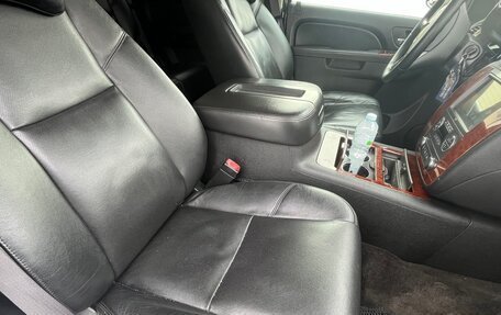 Chevrolet Tahoe III, 2011 год, 1 550 000 рублей, 2 фотография