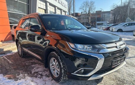 Mitsubishi Outlander III рестайлинг 3, 2017 год, 1 883 310 рублей, 2 фотография