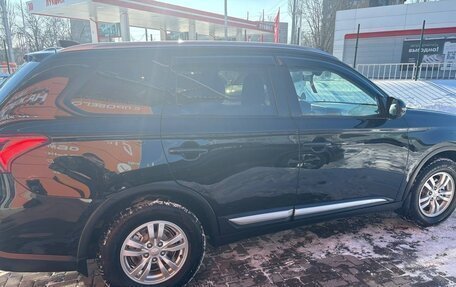 Mitsubishi Outlander III рестайлинг 3, 2017 год, 1 883 310 рублей, 6 фотография