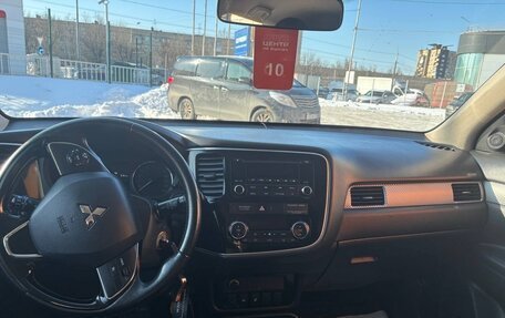 Mitsubishi Outlander III рестайлинг 3, 2017 год, 1 883 310 рублей, 12 фотография