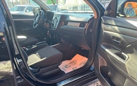 Mitsubishi Outlander III рестайлинг 3, 2017 год, 1 883 310 рублей, 15 фотография