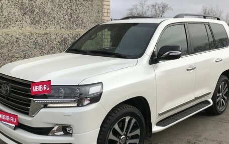 Toyota Land Cruiser 200, 2017 год, 8 000 000 рублей, 2 фотография