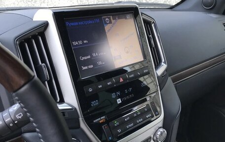 Toyota Land Cruiser 200, 2017 год, 8 000 000 рублей, 8 фотография