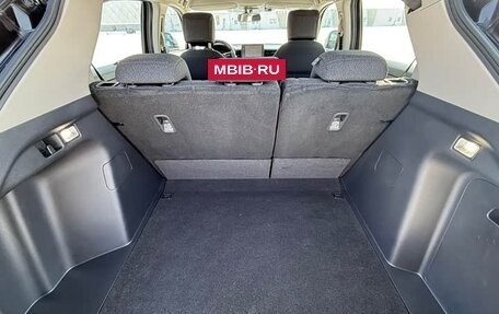 Honda Vezel, 2023 год, 1 850 333 рублей, 16 фотография